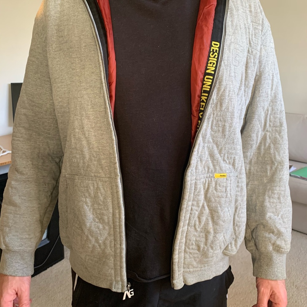 OUTPUT Hoodie Jacket